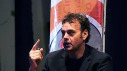 Con dos tweets, Faitelson le quiso sacar todo tipo de prestigio al Campeón de Campeones