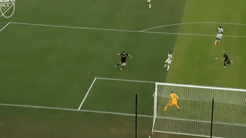 Foto del momento del gol.