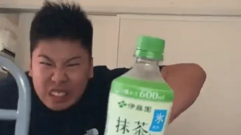 Video viral: intentó hacer el desafío del momento y no le pudo haber salido peor