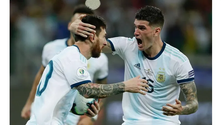 De Paul lo apoyó a Messi: "Puso la cara por todos nosotros en esta Copa"