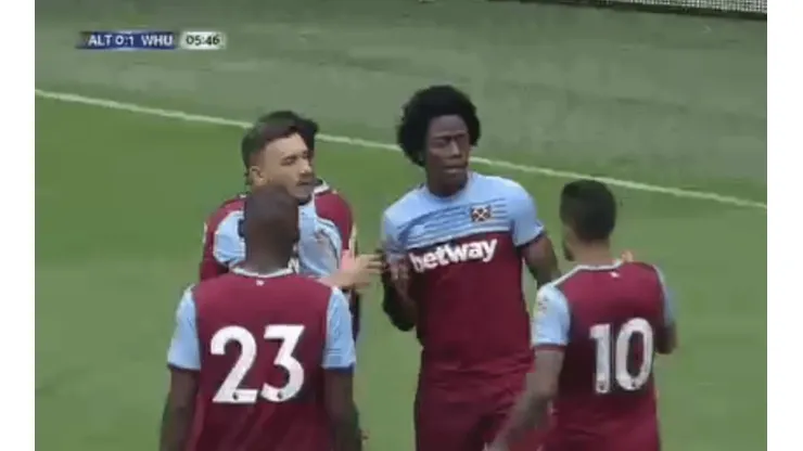 El colombiano Carlos Sánchez se estrenó como goleador en la pretemporada del West Ham