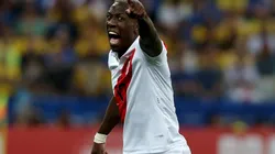 Advíncula es el lateral derecho titular de la Selección de Perú.