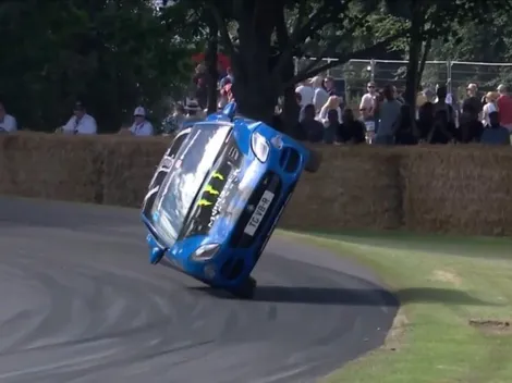 Magia pura: mantuvo su auto en dos ruedas dentro de un circuito por casi cuatro minutos