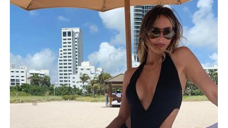 Shannon de Lima le dio la bienvenida al verano y explotó Instagram en su traje de baño