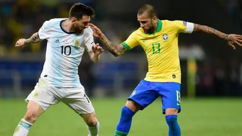 A Dani Alves no le importó que Messi sea su amigo: "Faltó el respeto a mi selección"