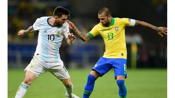 A Dani Alves no le importó que Messi sea su amigo: "Faltó el respeto a mi selección"