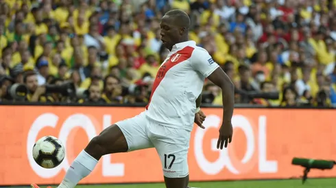 Ahora si sirve: Rayo Vallecano compró el pase de Luis Advíncula y tendría nuevos planes