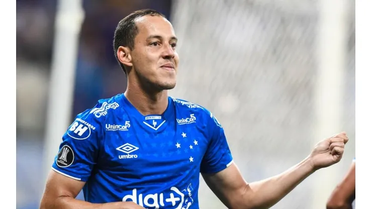 Rodriguinho festejando un gol en Cruzeiro.