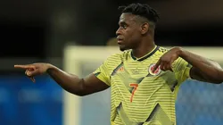 Duván Zapata aprovechó sus vacaciones y subió una tierna foto con su familia