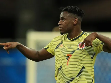 Duván Zapata aprovechó sus vacaciones y subió una tierna foto con su familia