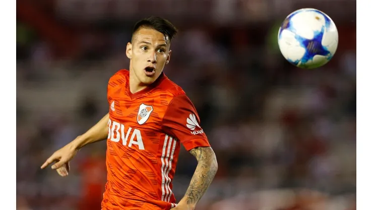 Carlos Auzqui con la camiseta de River.