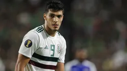 ¡Un aficionado de México se hizo el rostro de Jiménez en el pelo!