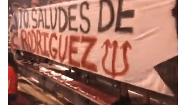 El polémico 'trapo' de hinchas de América dedicado a Jorge Luis Pinto