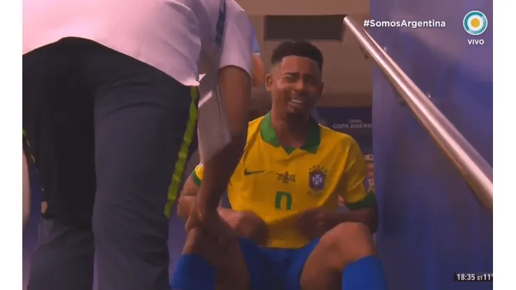 Video: Gabriel Jesús no podía parar de llorar en el túnel