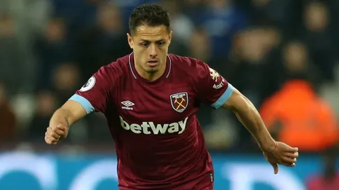 Un equipo europeo tiene a Chicharito como una de sus principales opciones para reforzar la delantera