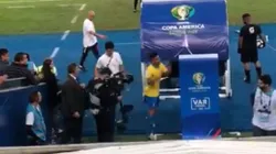 Gabriel Jesús es todos nosotros: se fue expulsado y le tiró unos golpes al VAR