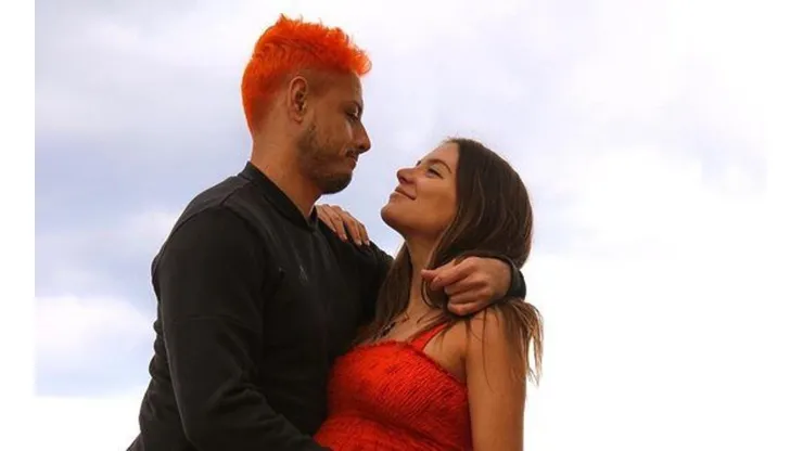 Puro fuego: Sarah Kohan subió una foto en la cama con Chicharito Hernández