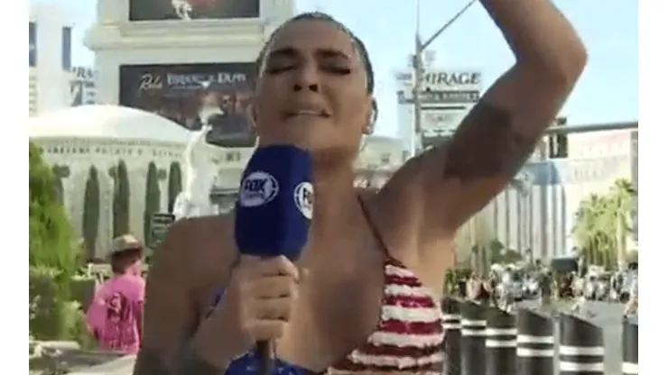 En bikini, Erika Fernández se echó agua encima en Las Vegas