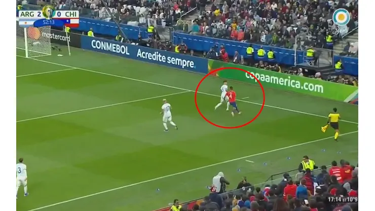 Esto no para: ahora Isla le pegó una patada sin pelota a Paredes