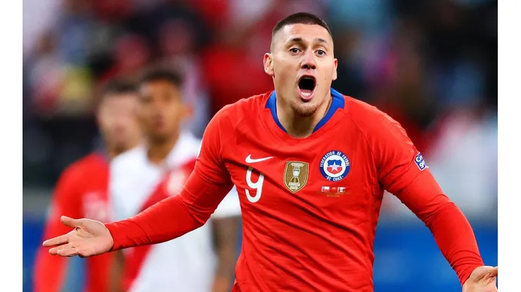 Foto de Nico Castillo en La Roja.