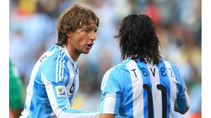 Tevez junto a Heinze en Sudáfrica 2010.