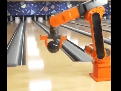¿Real o falso? El video viral de una máquina diabólica experta en el bowling