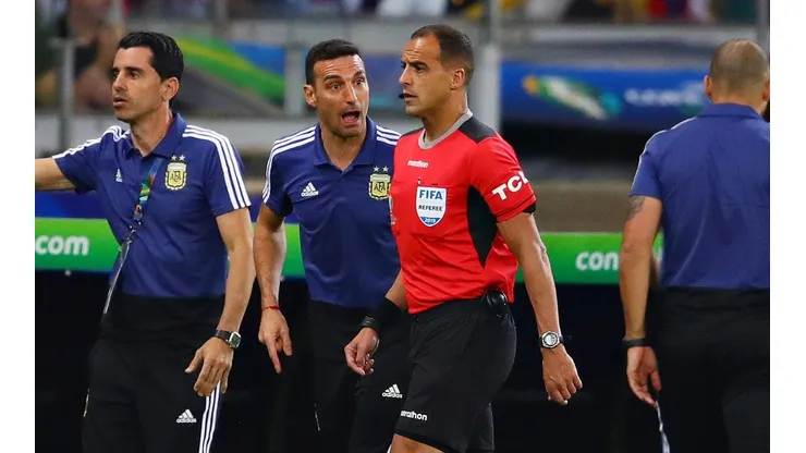 Scaloni habló sobre el partido contra Brasil y tiró: "Jugamos con todos los árbitros en contra"