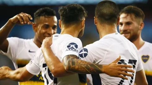 Boca Juniors celebrando un gol ante América
