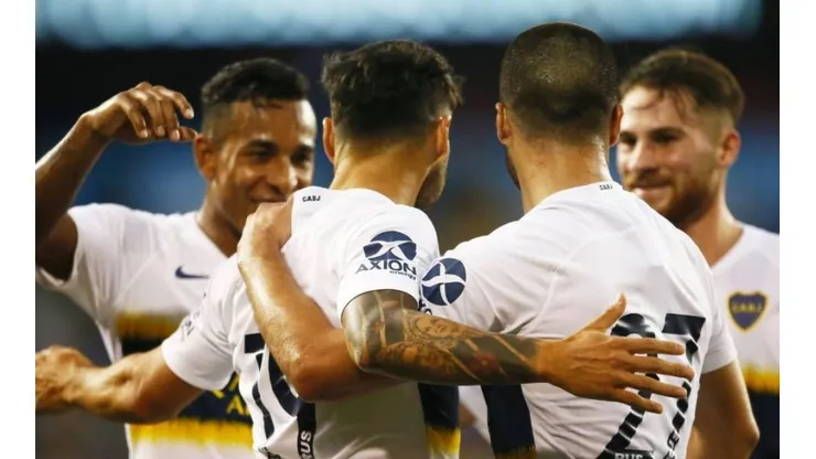 Boca Juniors celebrando un gol ante América
