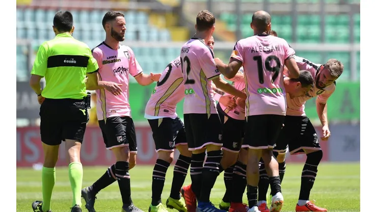 El Palermo, equipo con el que todos jugábamos en la PlayStation, cerca de dejar de existir