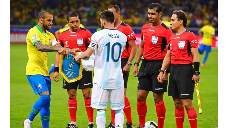 Foto de los jugadores de la Selección Argentina después de perder ante Brasil.