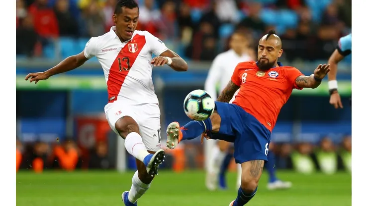 Vidal y Aránguiz tuvieron un duelo con Tapia y Yotún