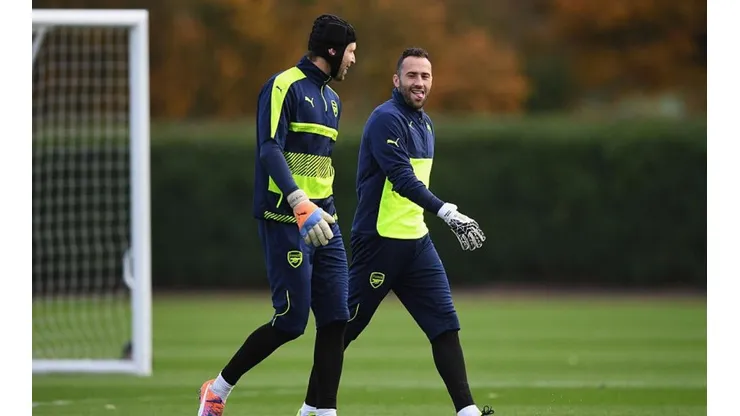 David Ospina y Petr Cech en un entrenamiento con el Arsenal.