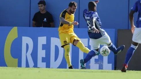 Millonarios perdió 3-1 contra Peñarol en el debut en la Copa de Gigantes