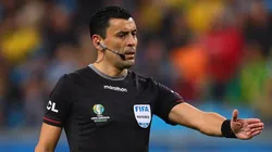 Tobar expulsó a un paraguayo en el duelo contro Brasil por los cuartos de final.