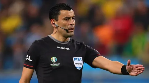 Tobar expulsó a un paraguayo en el duelo contro Brasil por los cuartos de final.