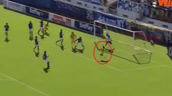 Distracción de Millonarios en un saque de banda y gol de Peñarol