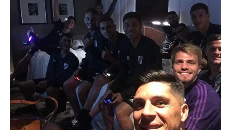 Se armó torneo de play, Pratto subió foto y Scocco lo trolleó a De La Cruz como nunca