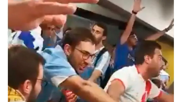 Uruguay y Perú se unieron contra Chile.