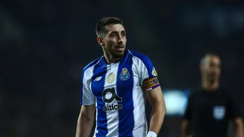 Héctor Herrera firma con Atlético de Madrid por tres temporadas.