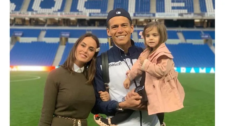 Moreno presumió haber llegado a los 100 partidos con el Tri y su pareja le dejó un emotivo mensaje