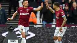 Chicharito y Lanzini en West Ham. (Getty)