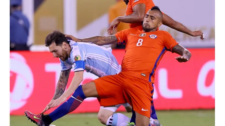 Vidal contra Argentina, en la Copa América Centenario. (Getty)