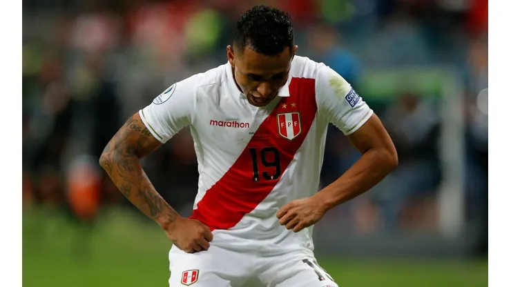 Descontrolado festejo de Yotún en el vestuario tras el pase de Perú a la final de la Copa América