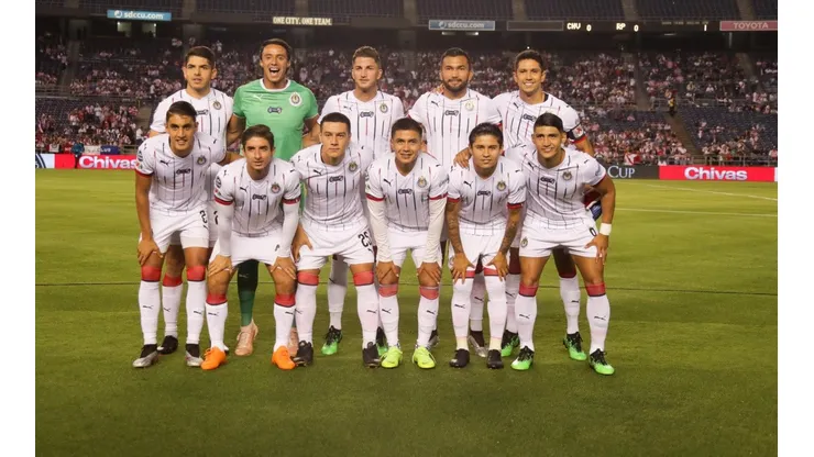 El equipo de Chivas ante River. (Getty)