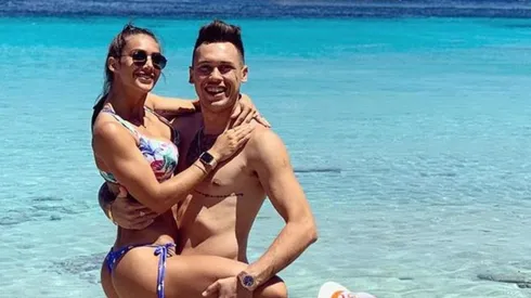 No podemos más: Ocampos se fue a jugar al Sevilla y su esposa le dedicó un posteo enternecedor