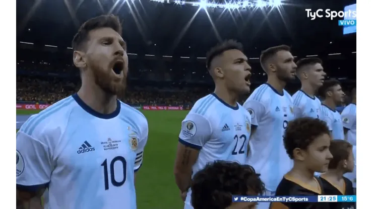 Piel de gallina: Messi cantó con todo el himno argentino antes de jugar contra Brasil