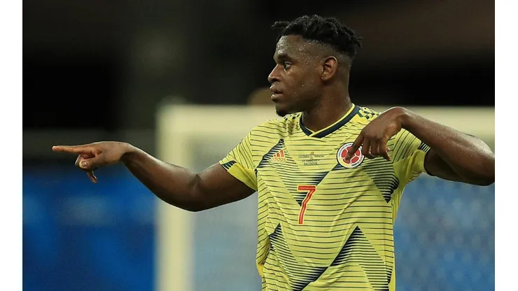 Duván Zapata con el seleccionado colombiano.