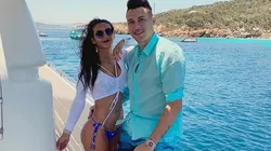 Mientras le daba un beso a su mujer, Ocampos puso las manos "ahí abajo" y ella subió la foto