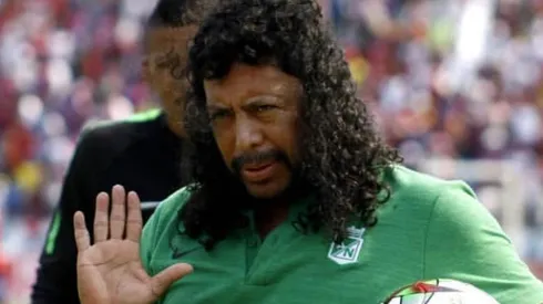 René Higuita, entrenador de arqueros en Atlético Nacional.